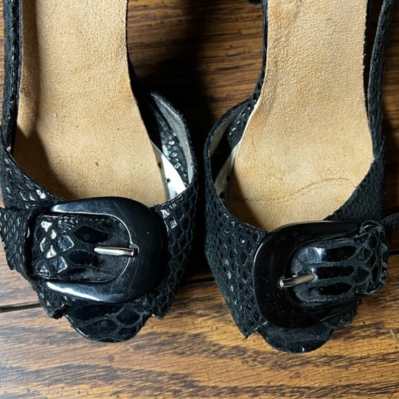 BCBG Paris Black Faux Snakeskin Peep-Toe Heels – Bold Elegance in Size 7B (EU 37 - Picture 1 of 6